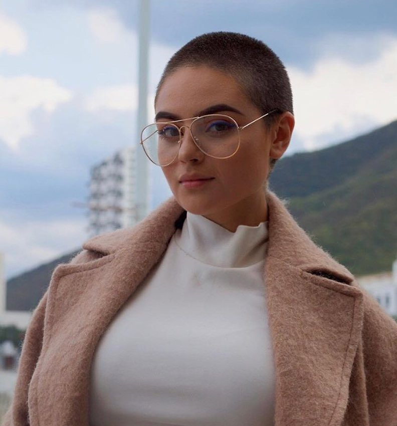 Алеся привлекальеная девушка из Ноглики цена от 3500 руб