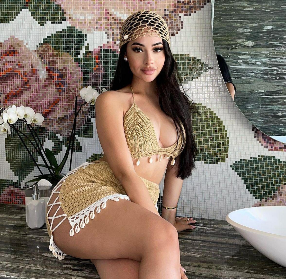 Олеся привлекальеная девушка из Ноглики цена от 6000 руб