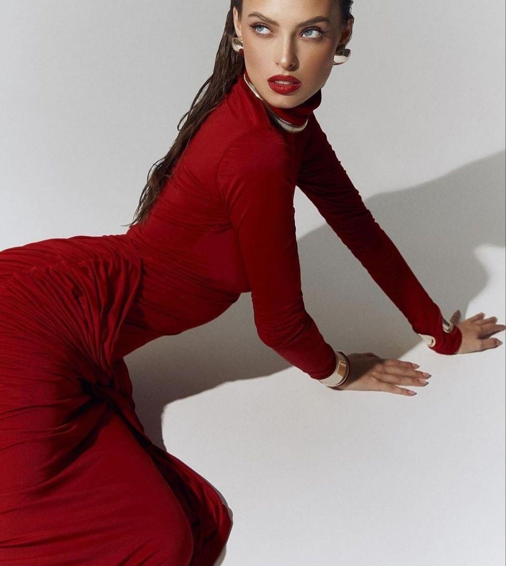 Мэри привлекальеная девушка из Ноглики цена от 4000 руб