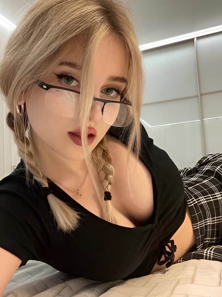 Индивидуалка Флора, доступна для личного знакомства от 3000 руб