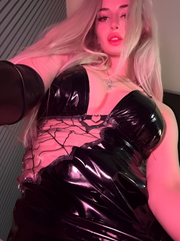 Анастасия привлекательная девушка из Ноглики цена от 4000 руб