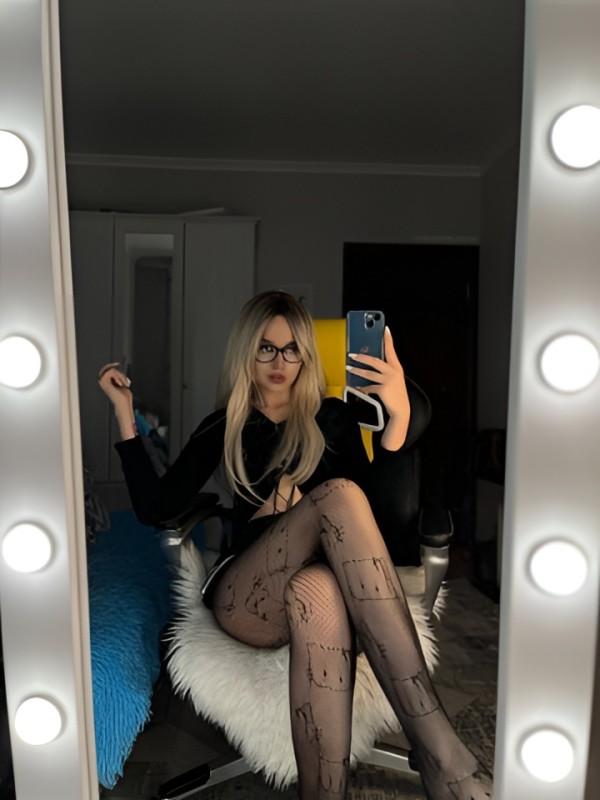 Фариза привлекательная девушка из Ноглики цена от 3000 руб