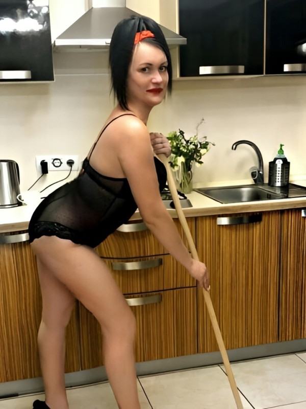 Каролина привлекательная девушка из Ноглики цена от 3000 руб