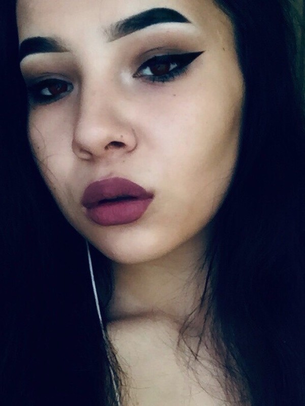 Илона привлекательная девушка из Ноглики цена от 3500 руб