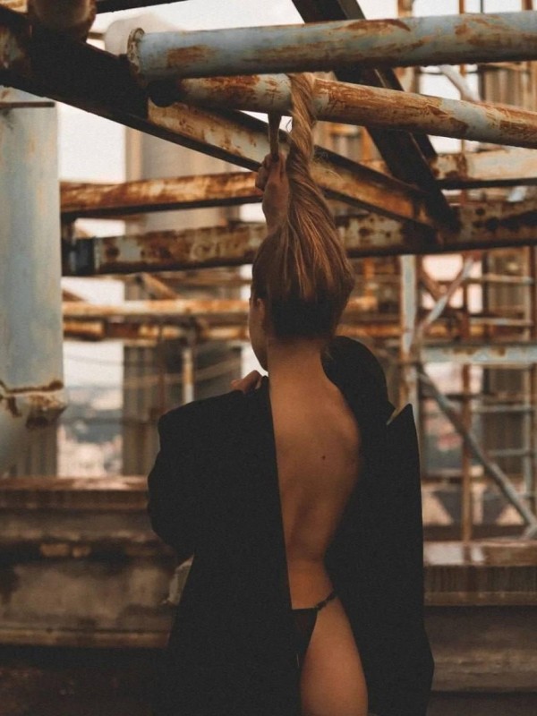 Тонечка привлекательная девушка из Ноглики цена от 6000 руб