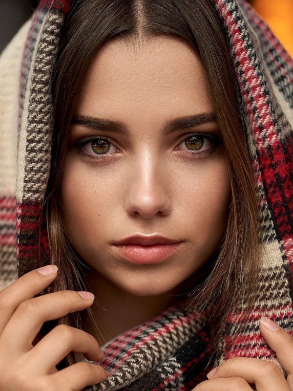 Мария привлекательная девушка из Ноглики цена от 4000 руб