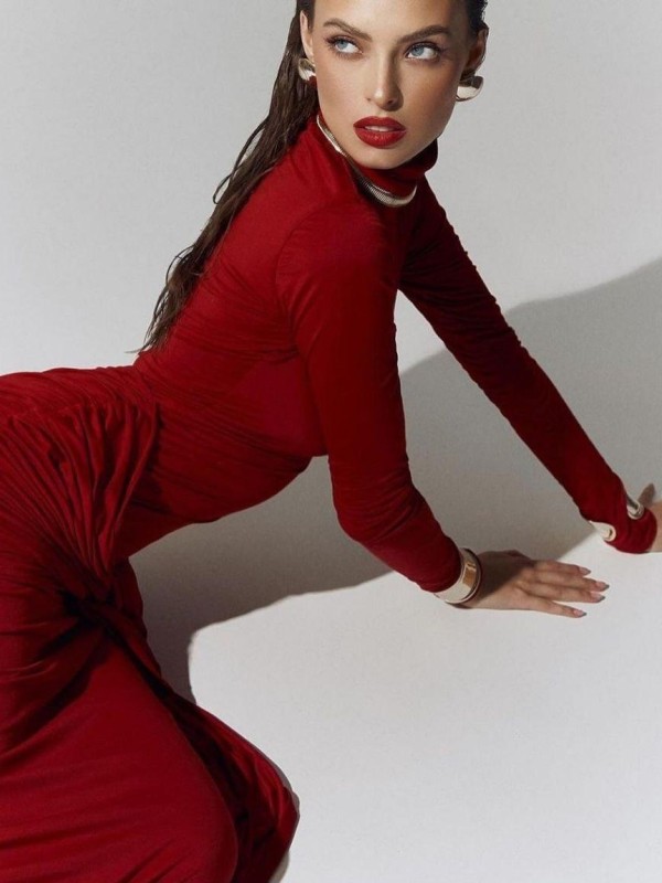 Мэри привлекательная девушка из Ноглики цена от 4000 руб